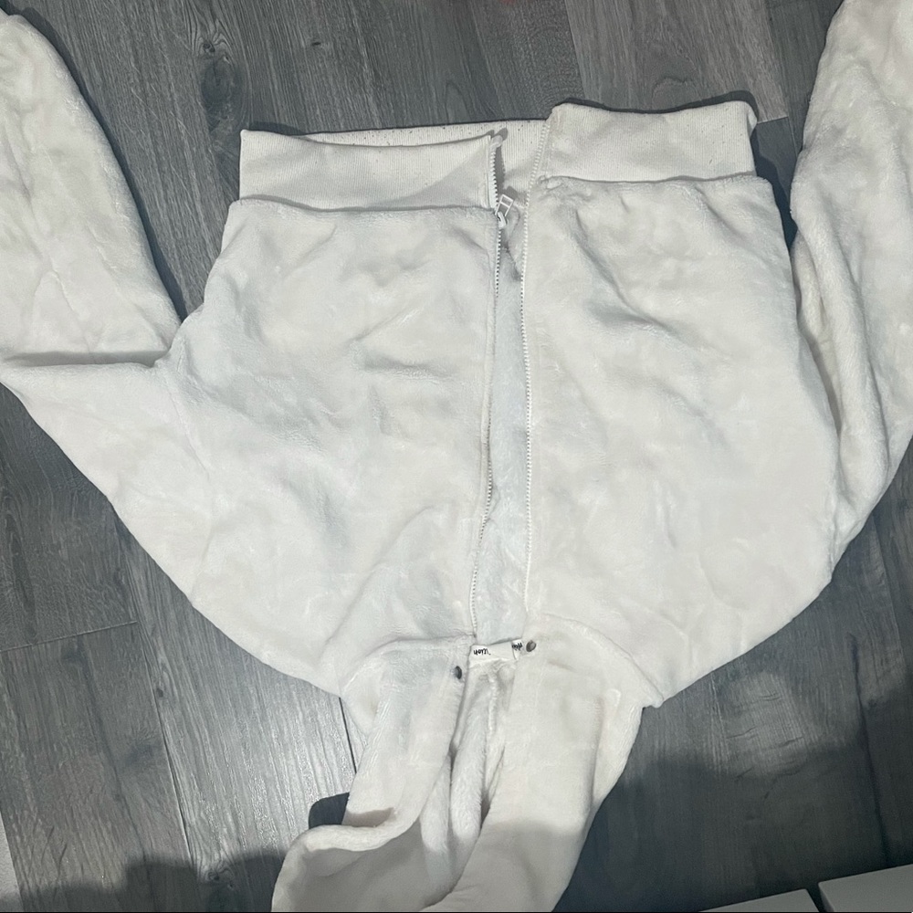 Beautiful white fluffy zip up crop sweater